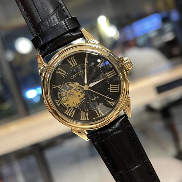 ブランド時計側面デザイン